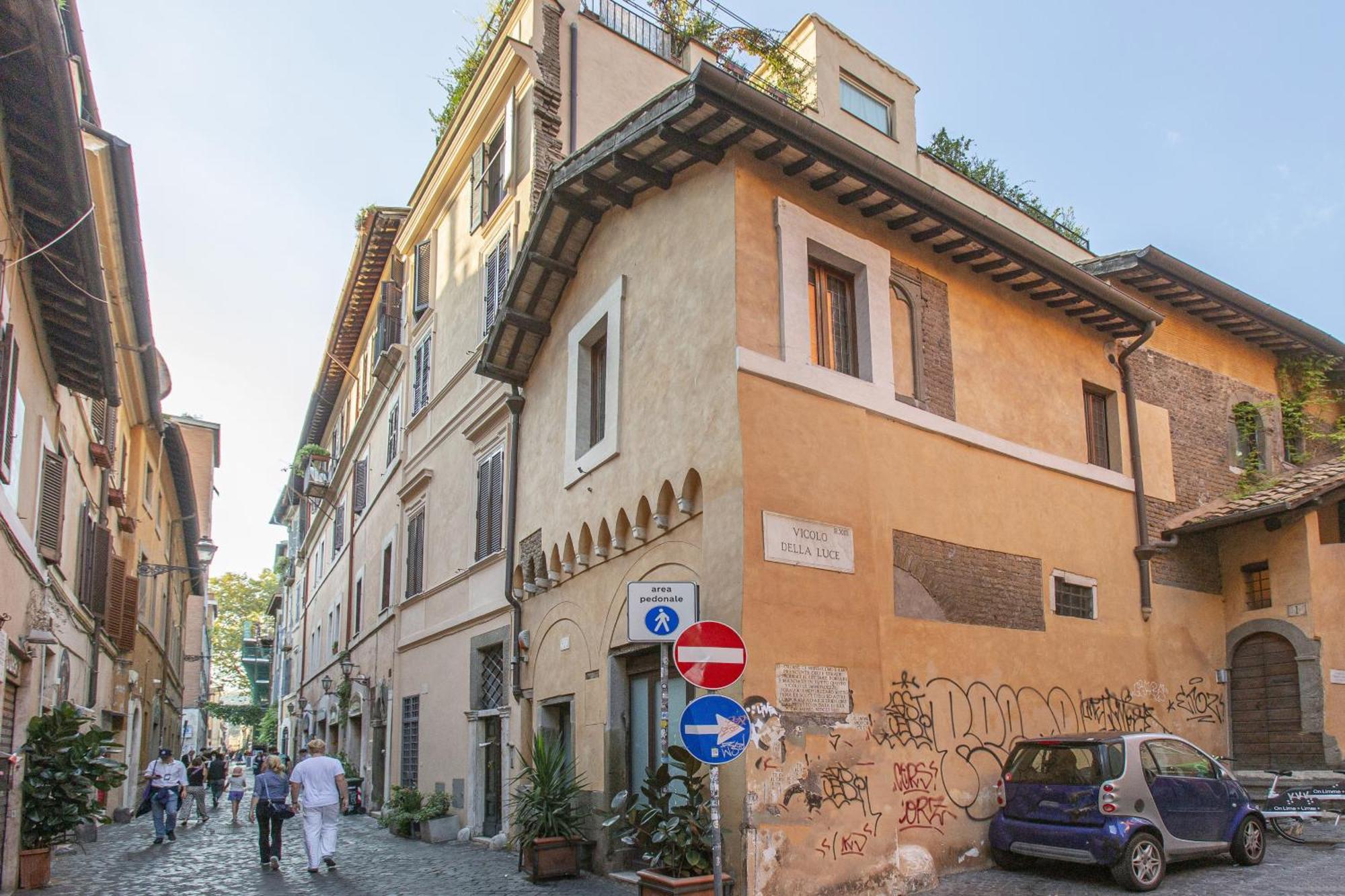 Happy Trastevere In Rome Exterior photo